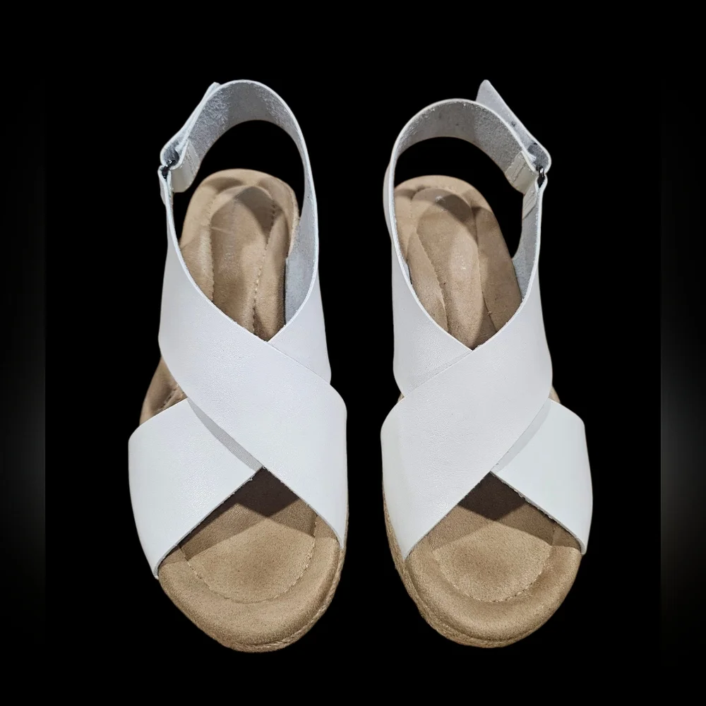 Elegant White Wedge‎ Sandals Size 9.5